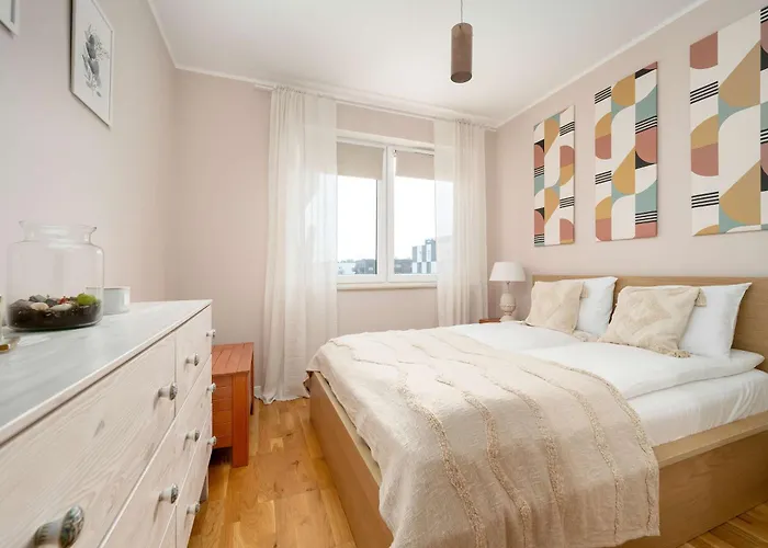 Spacious In With A Desk For Remote Work And A Balcony By Renters Apartman Wrocław