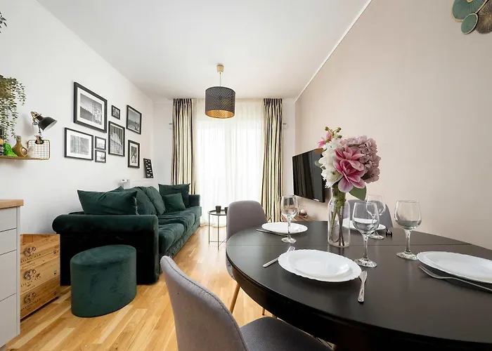 Spacious In With A Desk For Remote Work And A Balcony By Renters Apartman Wrocław