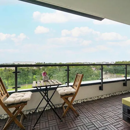 Spacious In Wroclaw With A Desk For Remote Work And A Balcony By Renters Lejlighed